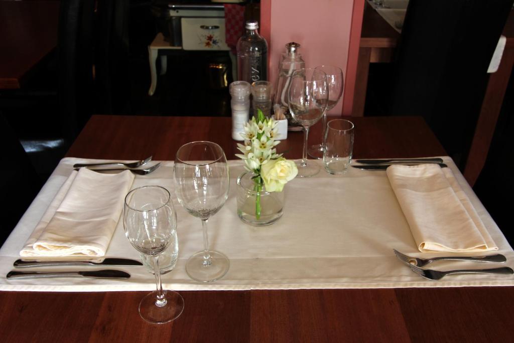 Hotel Restaurant Zeeland Tholen Extérieur photo