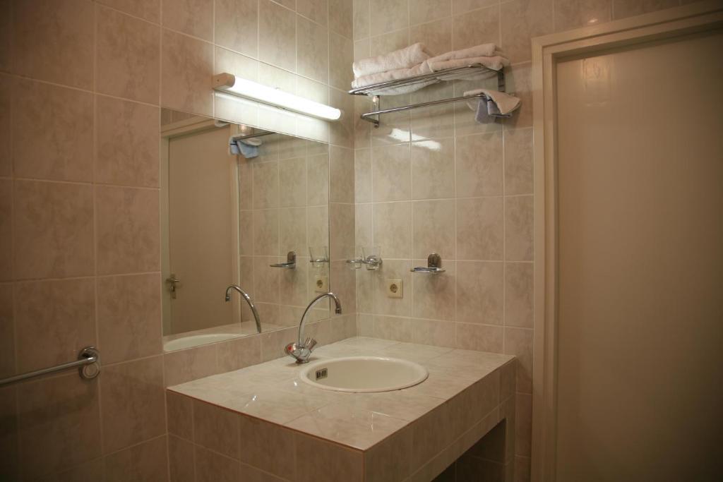 Hotel Restaurant Zeeland Tholen Chambre photo